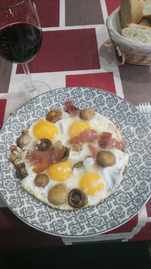 Taberna del Colibri — Comida y bebida