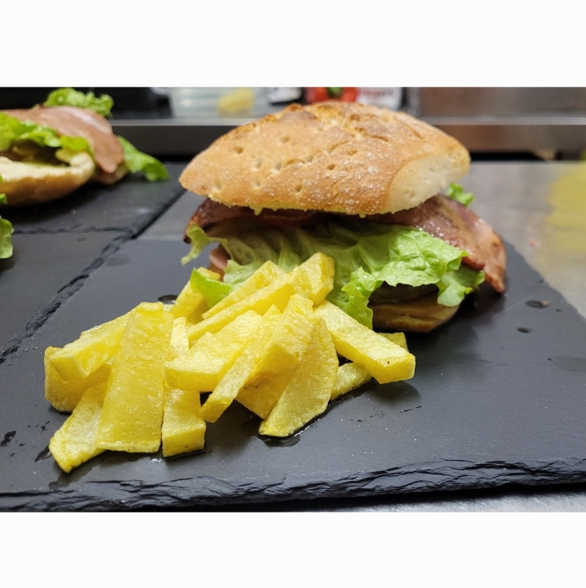 Meson Echevarria — Comida y bebida