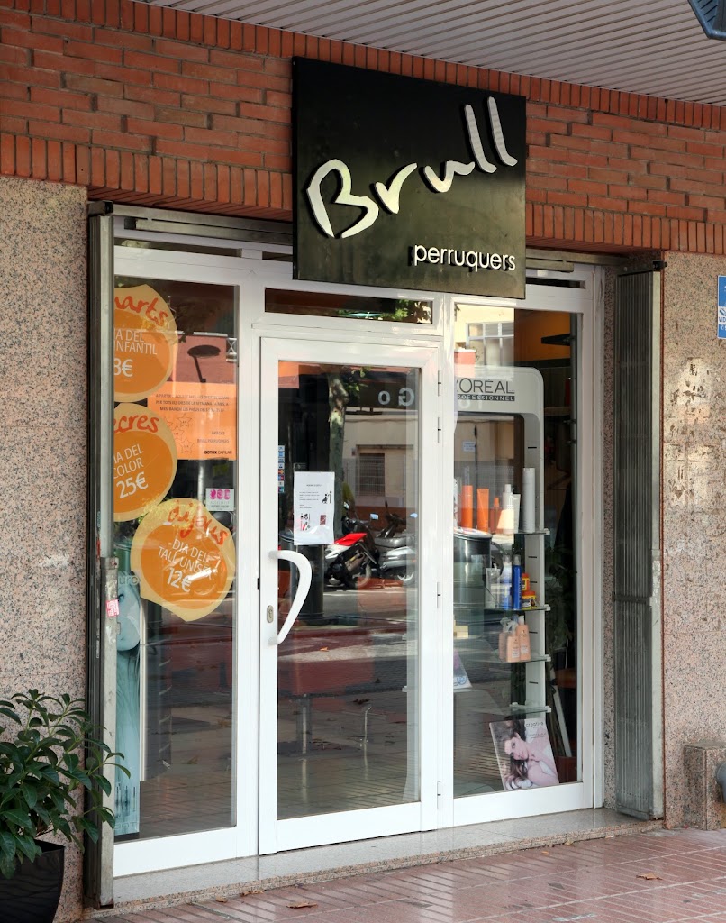 Brull Perruquers — Exterior