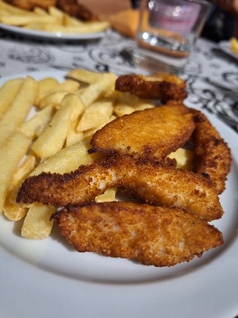 Cerveceria Ronda 4 — Comida y bebida