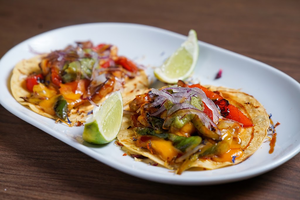 Munay Tapas Bar — Comida y bebida
