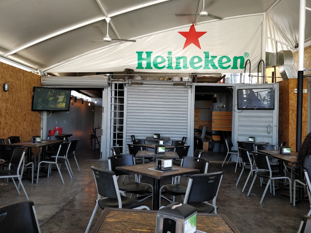 Modelo Restaurant & Bar