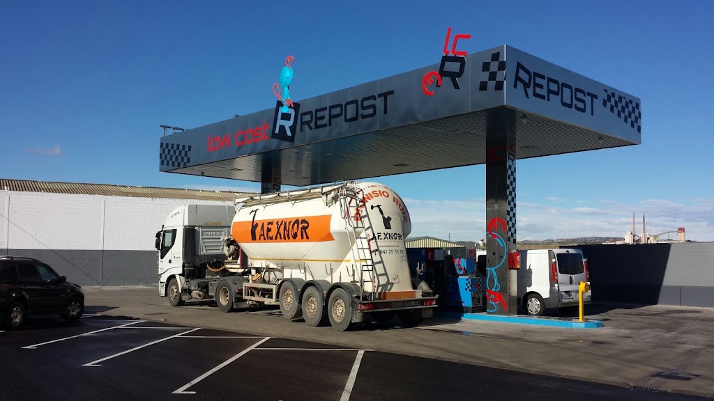 Lowcost Repost ES Cuarte "La Junquera" — Estacion de servicio