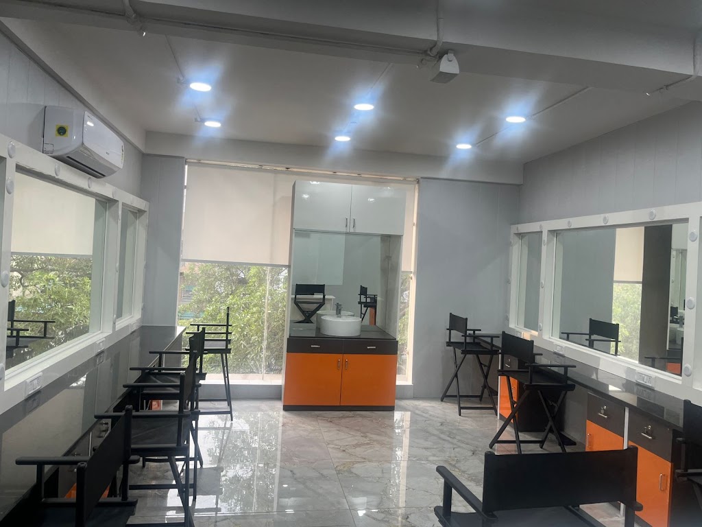 Vlcc School Of Beauty Institute In Shailendra Nagar Raipur