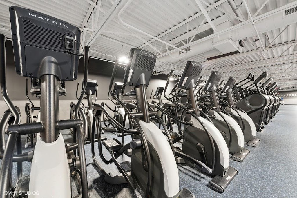  Crunch Fitness - Outer Loop