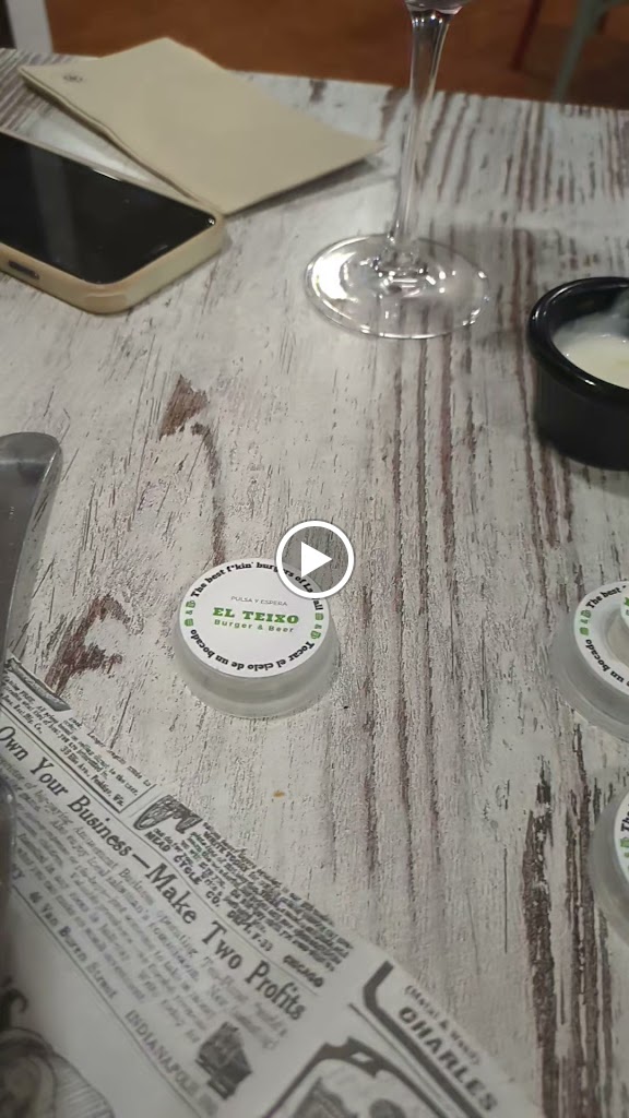 El Teixo Burger&Beer — Videos