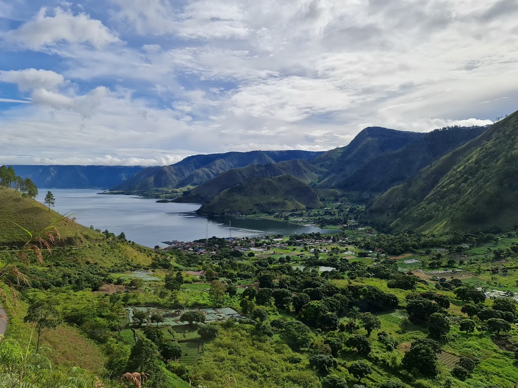 Tongging Lake Toba Scenic Point
