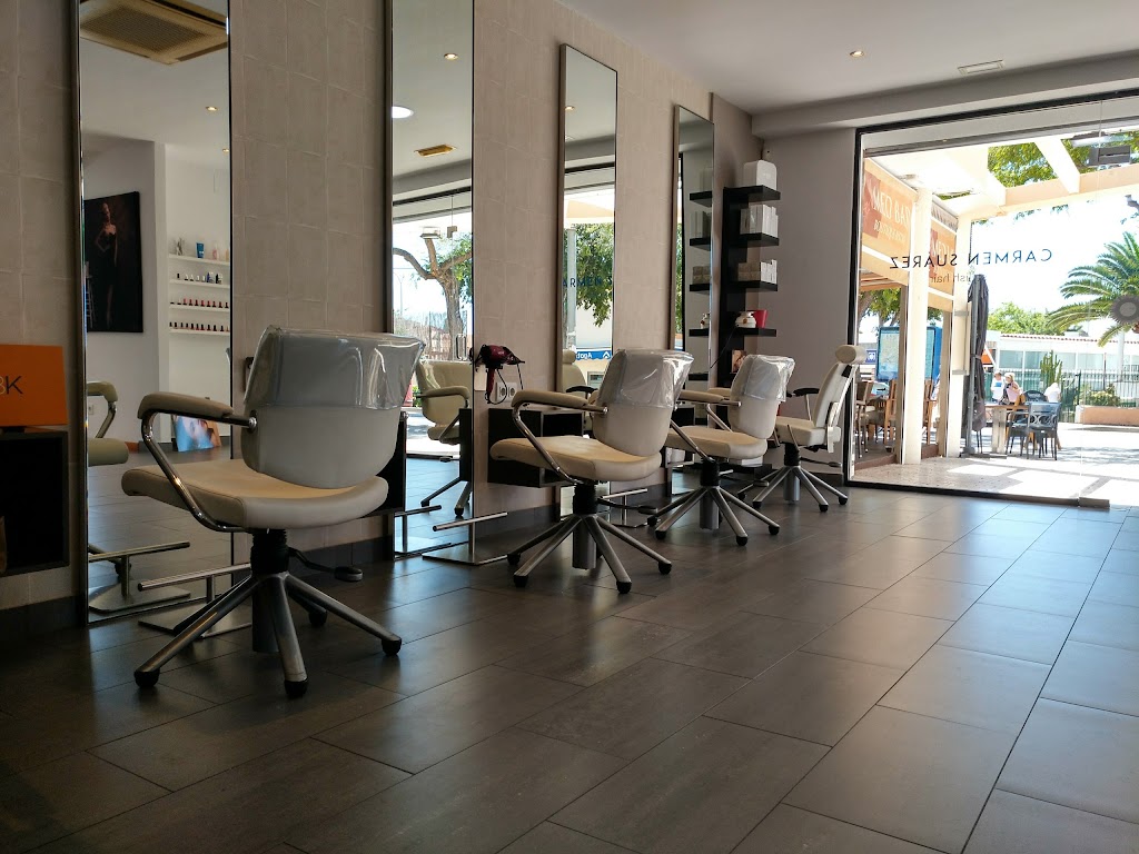 Carmen Suarez - Stylish Hair — Interior