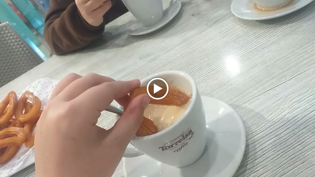 Cafeteria El Palaciet — Videos