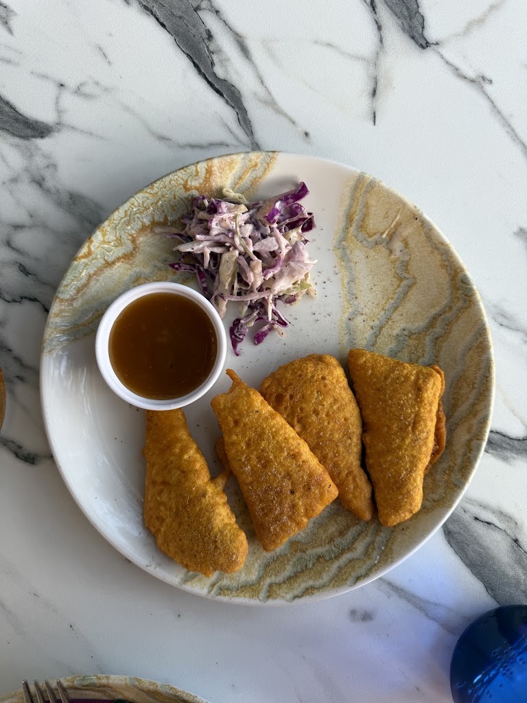 Bollywood Indian Restaurant — Comida y bebida