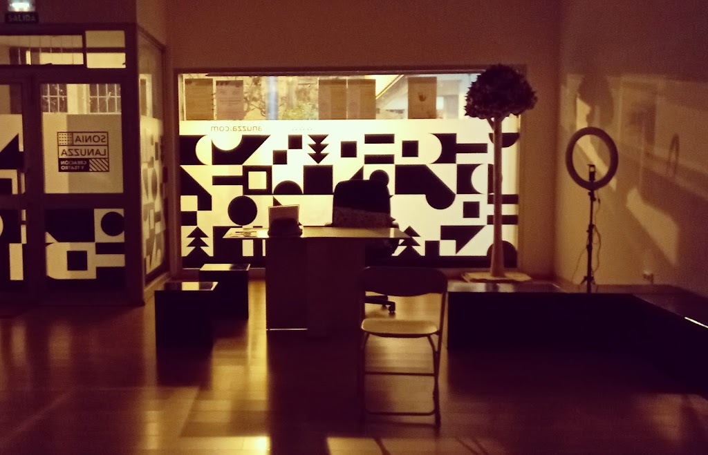 Sonia Lanuzza, Espacio de creacion y teatro