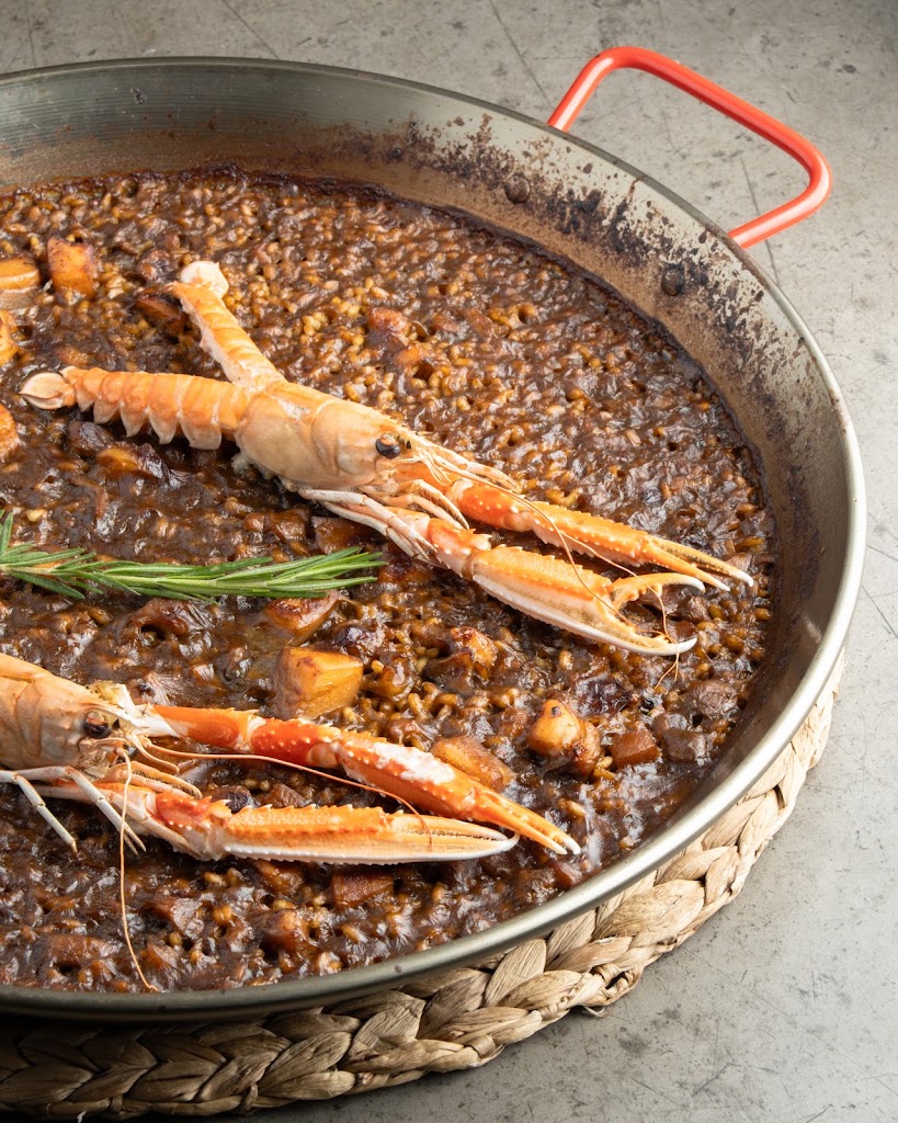Restaurante Casanova Beach Club — Comida y bebida