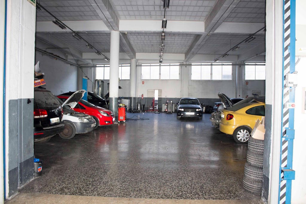 Talleres Salon Auto Villarreal — Taller