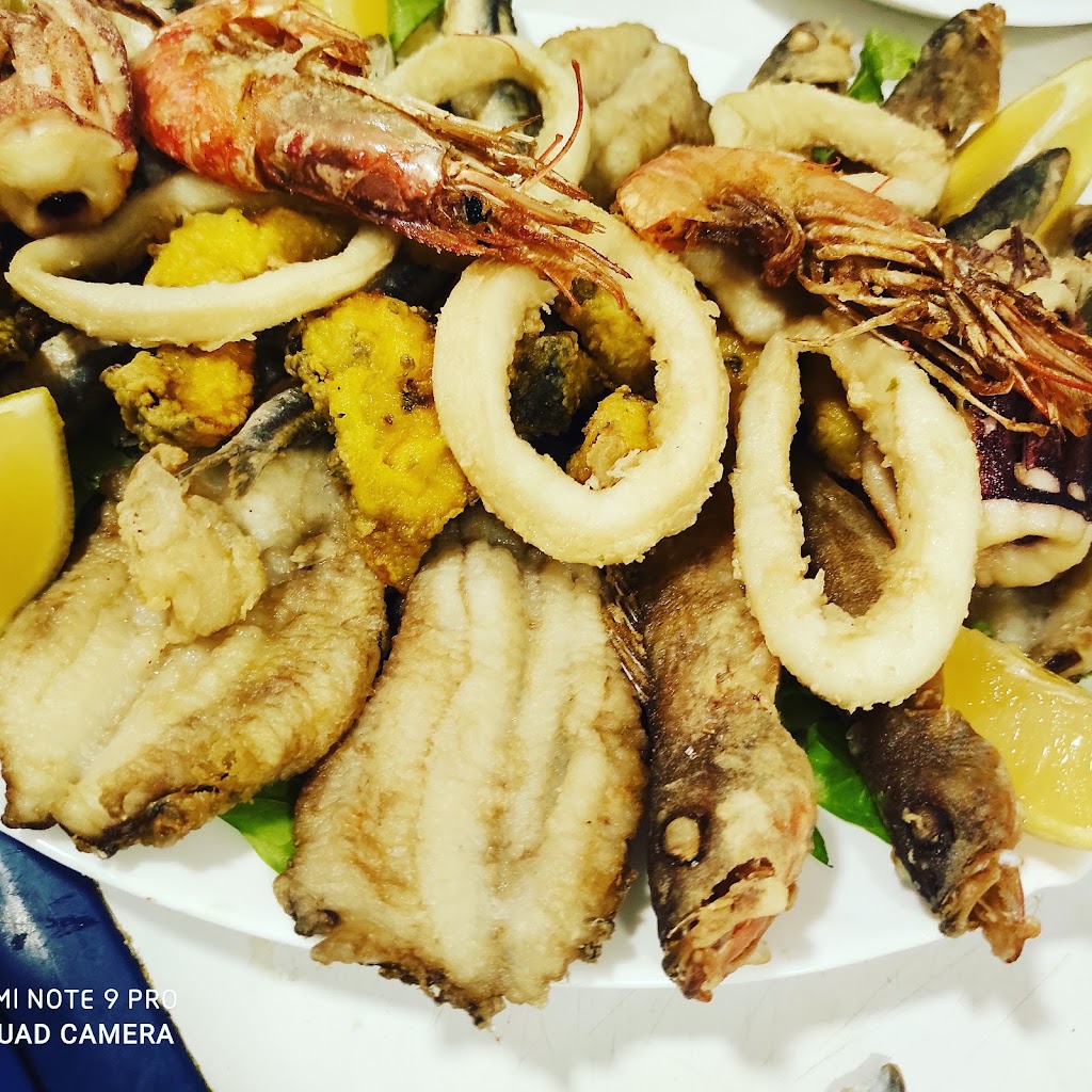Cafe Bar La Cana — Comida y bebida