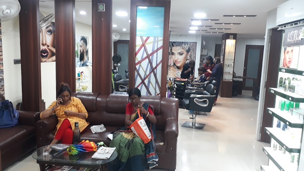 Barbie Professional Family Salon