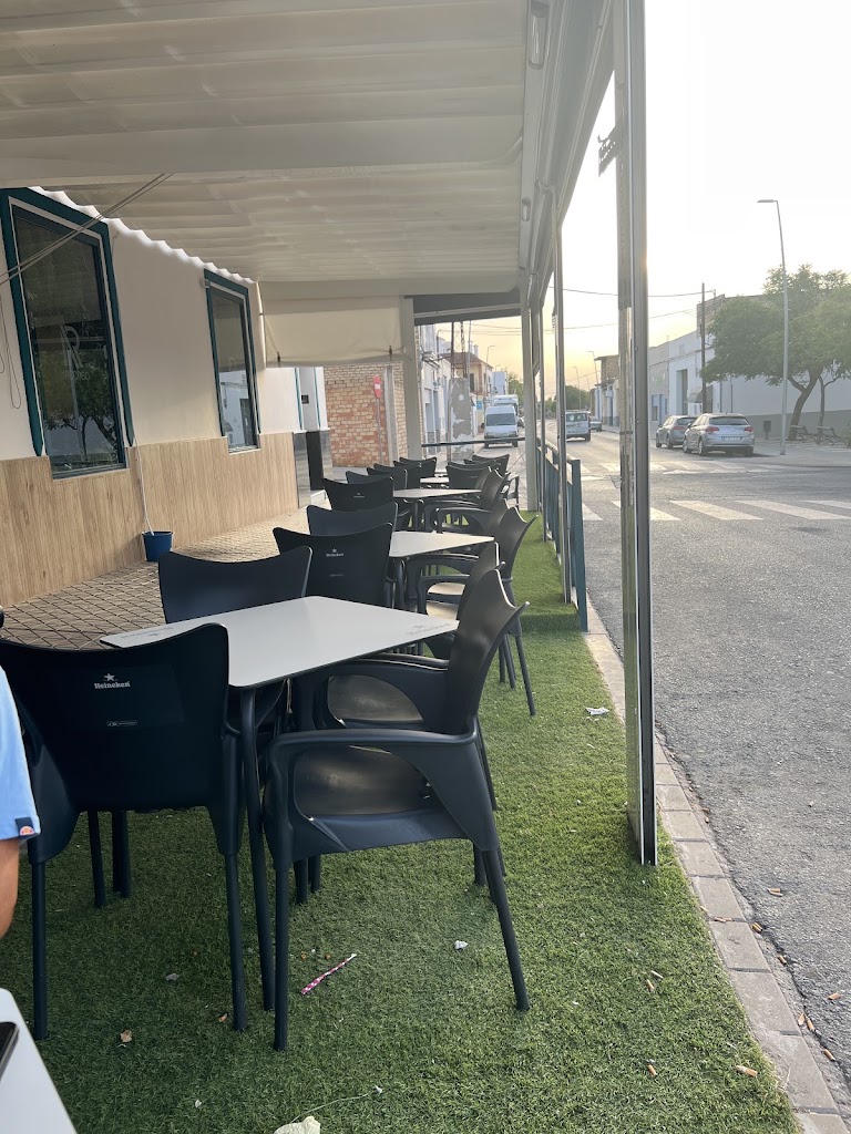 eL RECREO Cafeteria & Copas — Ambiente