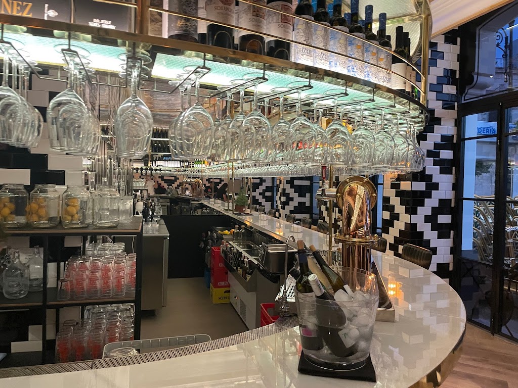 Restaurante LUCERO * Barra y Mantel