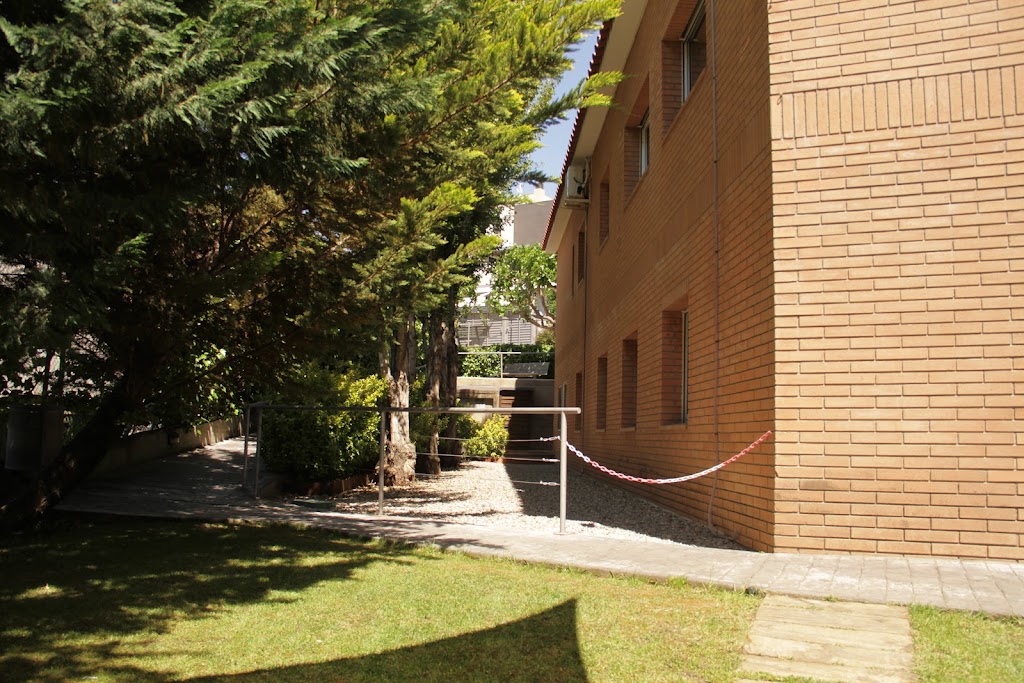 Centre Residencial Els Avets, Gestio Privada