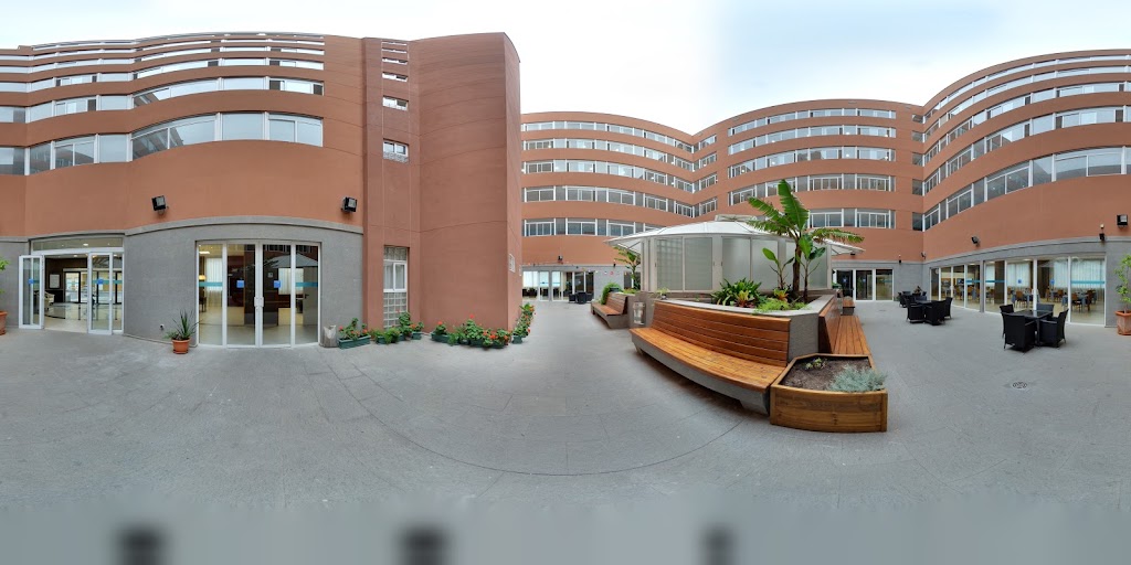 Sanitas Residencia y Centro de Dia El Palmeral — Exterior