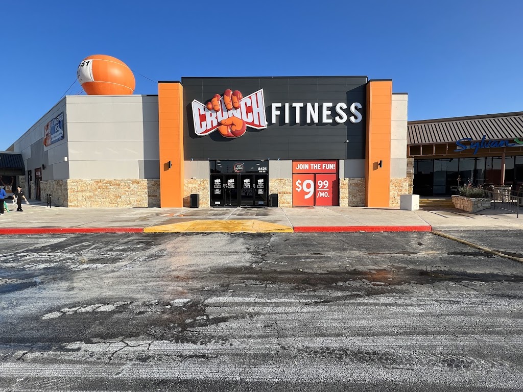  Crunch Fitness - Bandera