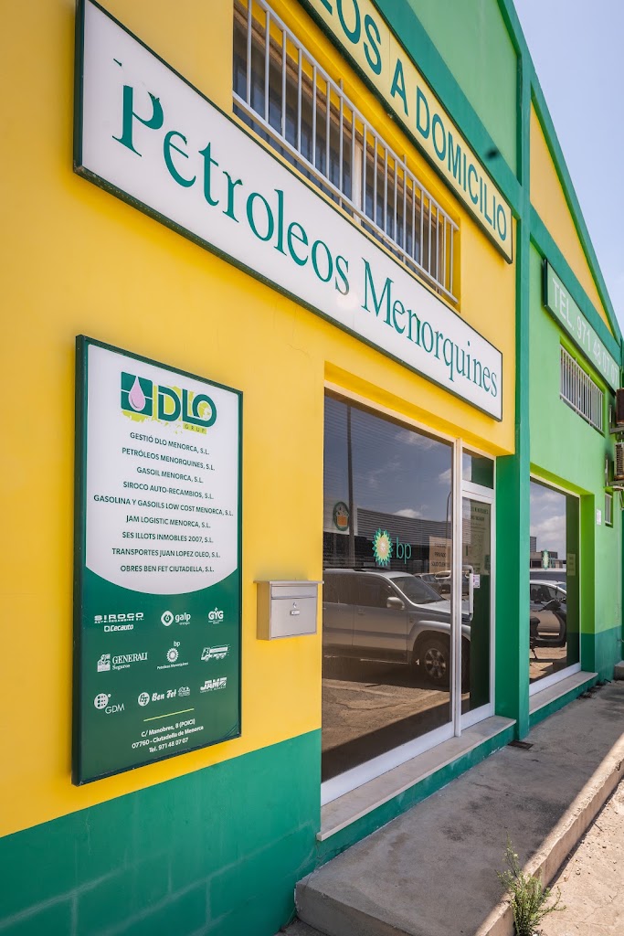 Petroleos Menorquines — Exterior