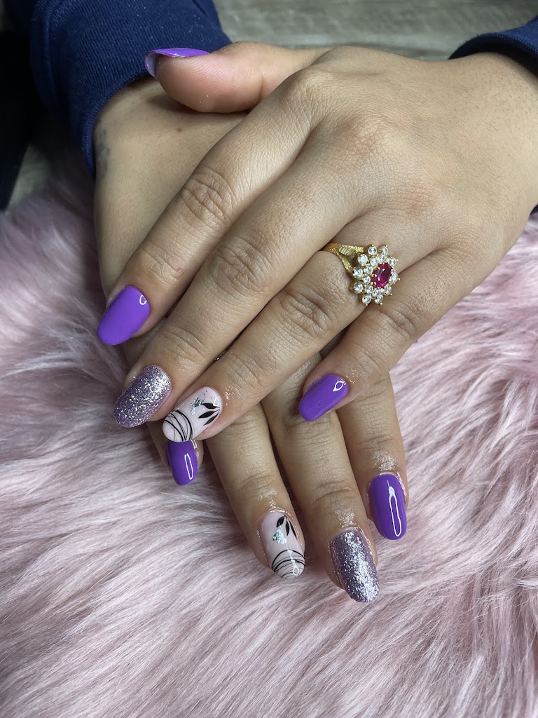 Naari The Nail Studio