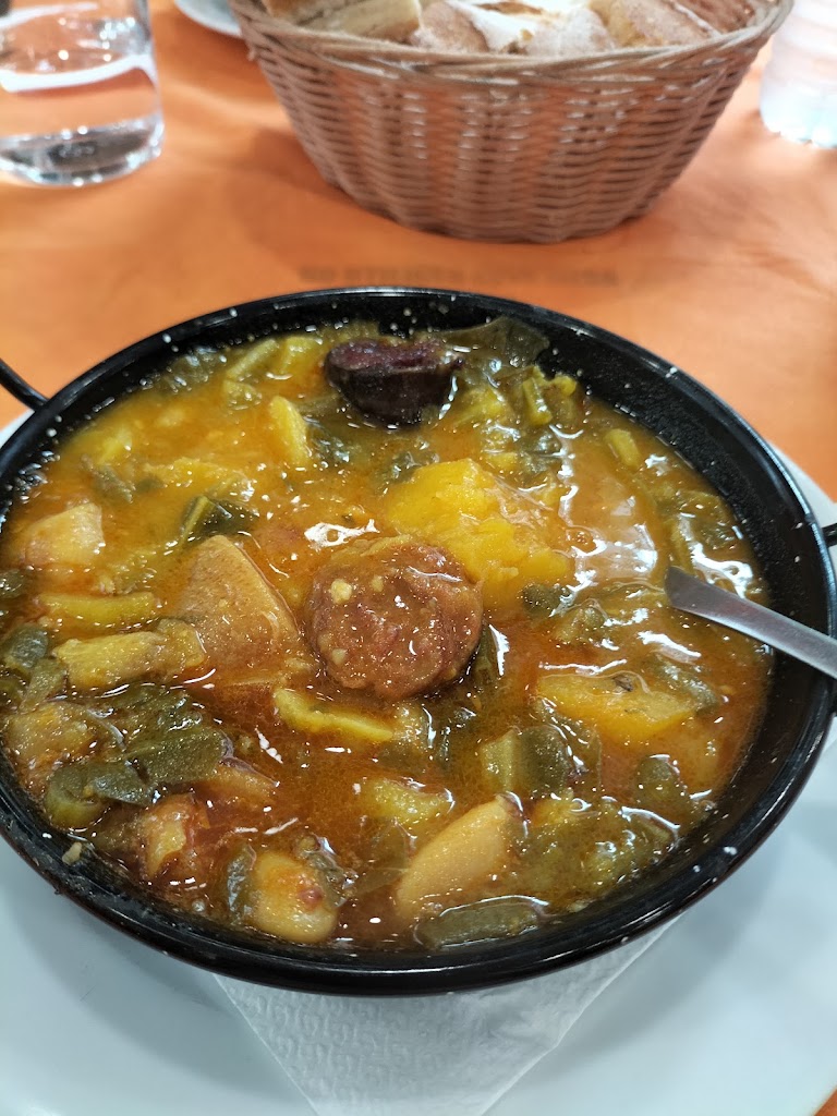 Bar 44 — Comida y bebida