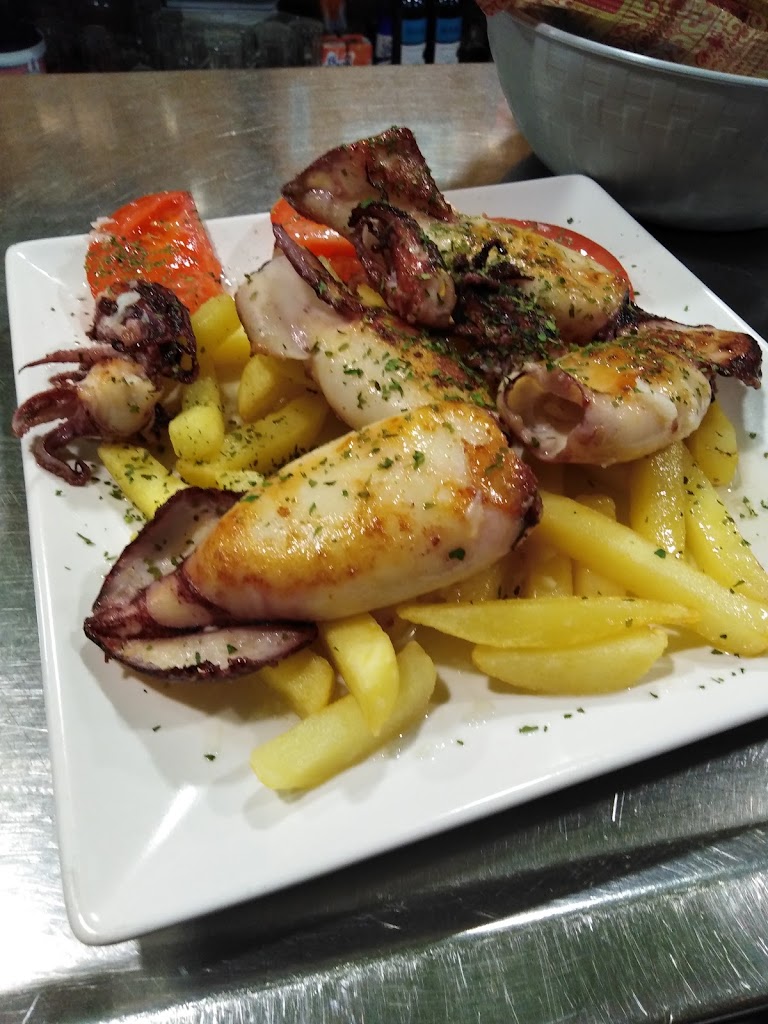 Bar Me Lo Dijo Perez — Comida y bebida