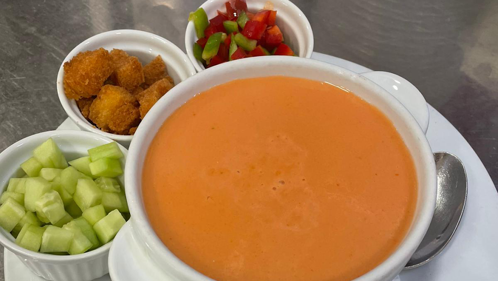 Restaurant Can Guidet — Comida y bebida
