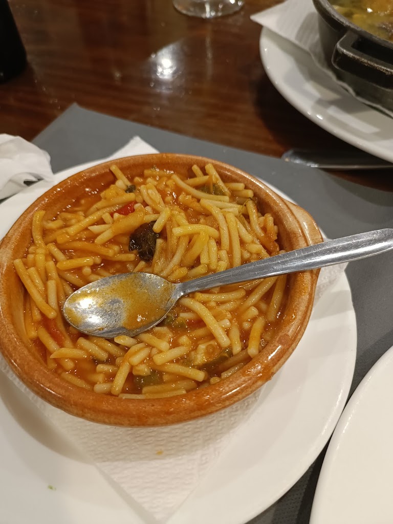 Restaurante Los Corrales — Comida y bebida