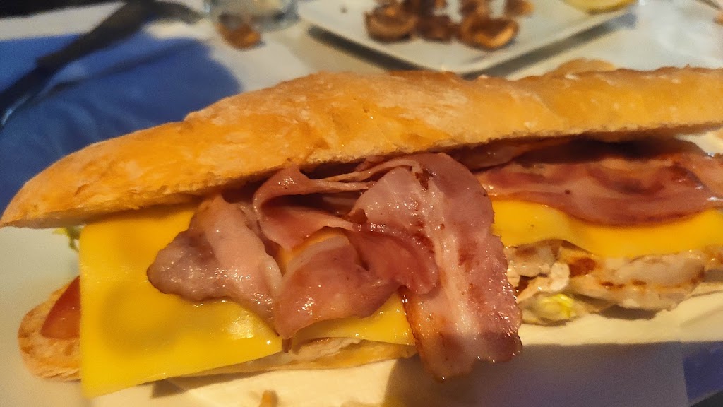 Tasca Canete 2.0 — Comida y bebida