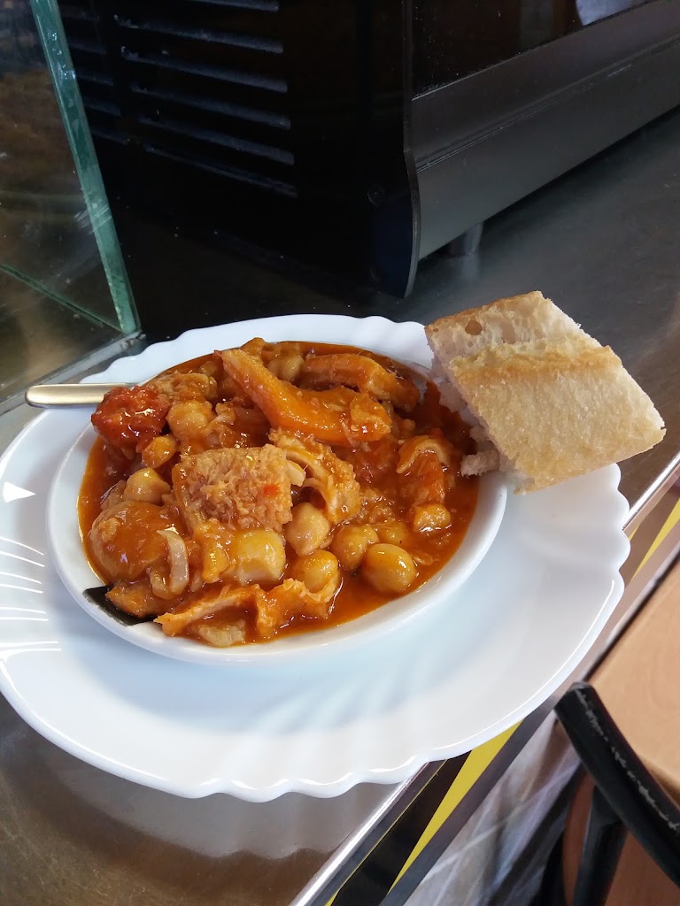 Bar F Morales — Comida y bebida