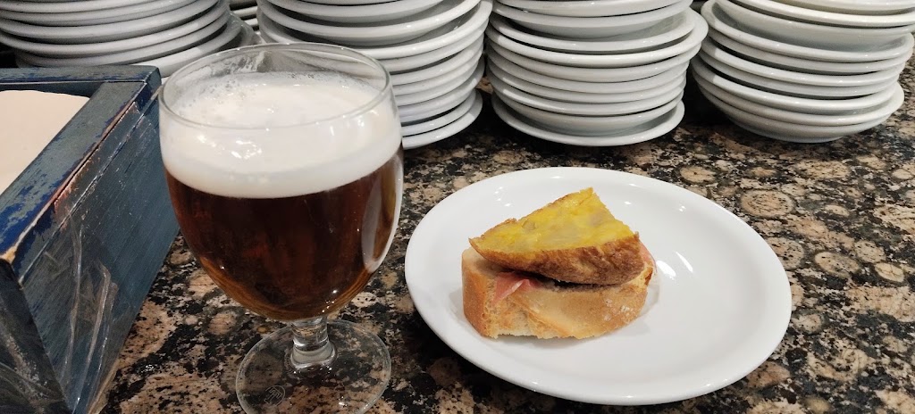 Centro Municipal de Mayores Alfafar / Cafeteria Restaurante les Palmeres — Comida y bebida