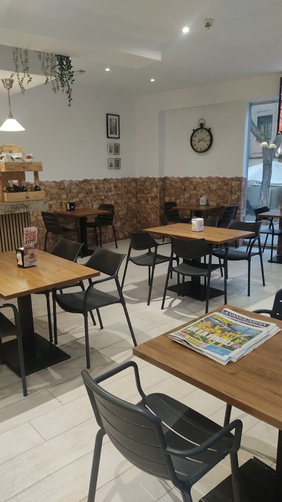 Bar Restaurante Vermuteria Esquinita — Ambiente
