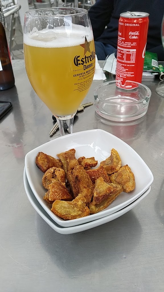 Cafe Bar La reforma — Comida y bebida