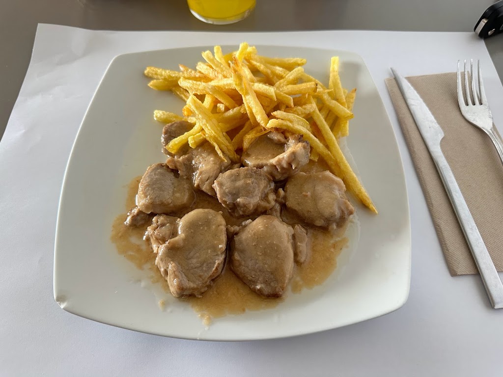 Cafeteria-Bar. J M — Comida y bebida
