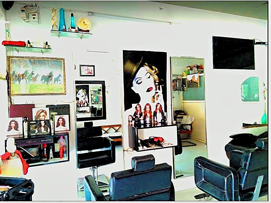Scissor Hand S Unisex Salon Kudasan
