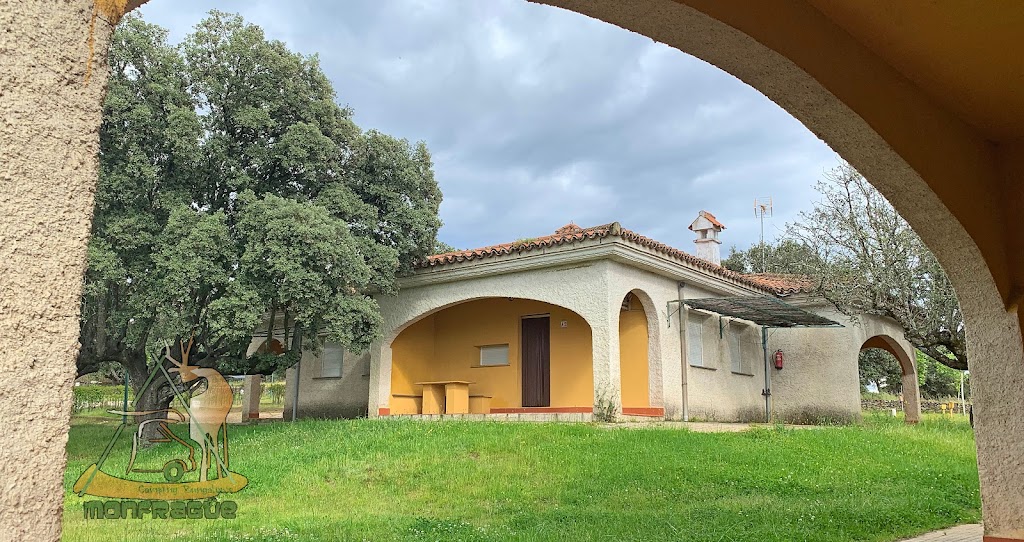 Camping Monfrague. Restaurante y Bungalows