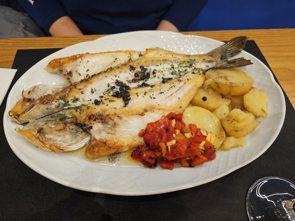 Restaurante KASKO — Comida y bebida