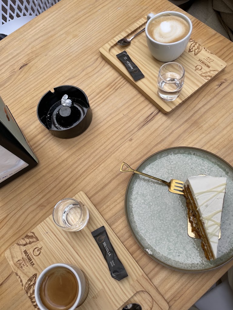 L'Art Cafeteria — Cafe