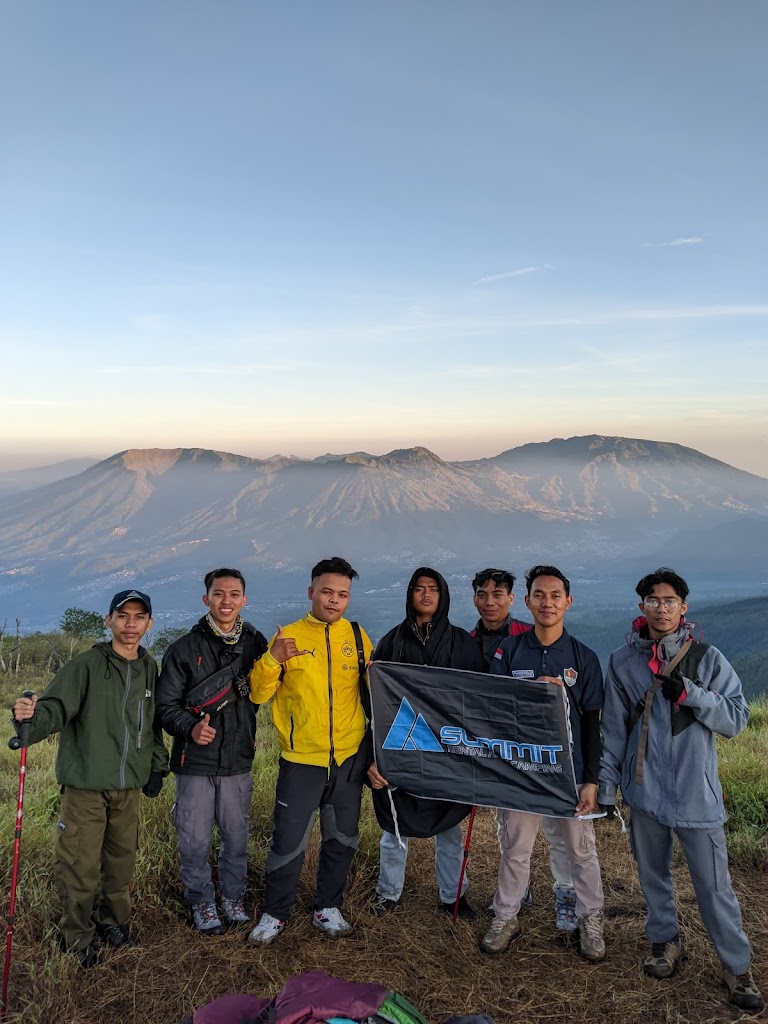 Summit Rental Alat Camping