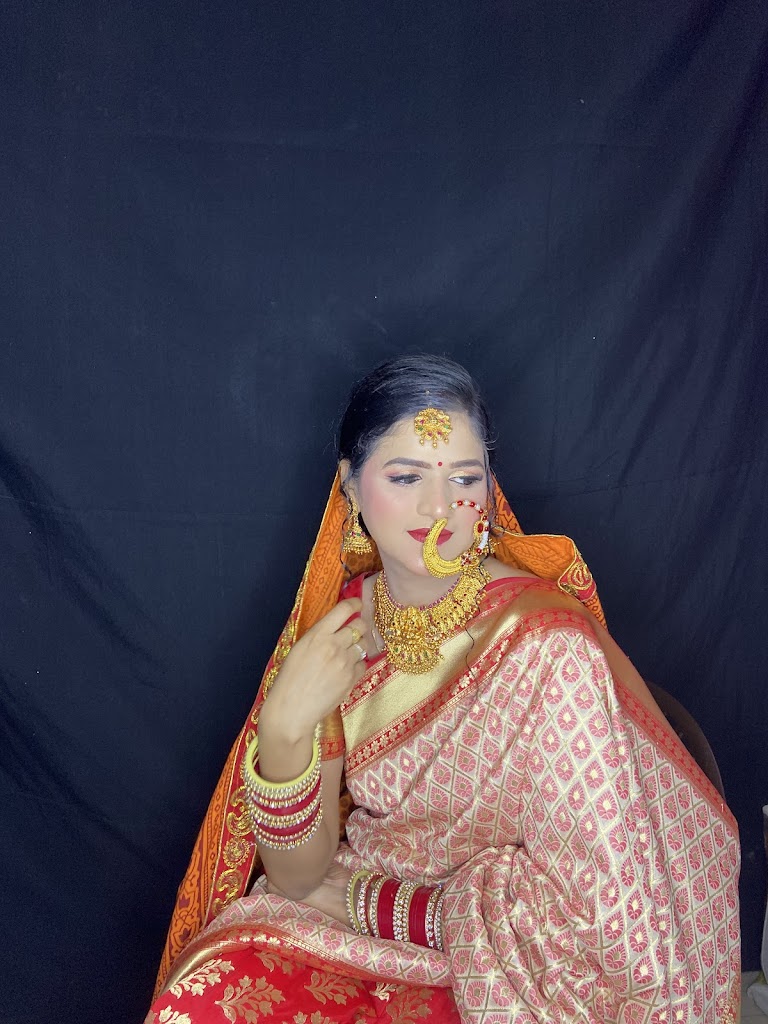 Sk Makeover Academy Best Bridal Makeup Academy Top Salon Academy Best Beauty Salon Academy In Roorkee
