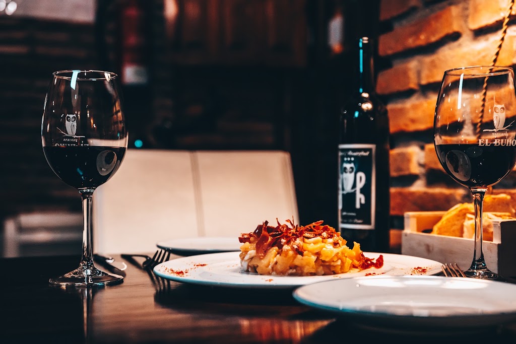 Taberna El Buho — Comida y bebida