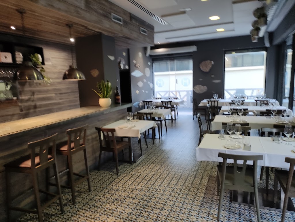 El Mercado Gin & Bar — Ambiente