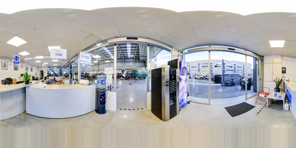 Reparauto Pinoi — Interior