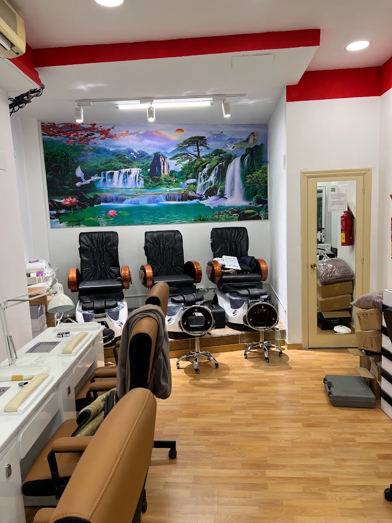 NAM NAILS NERJA ( salon de unas vietnamitas) — Interior