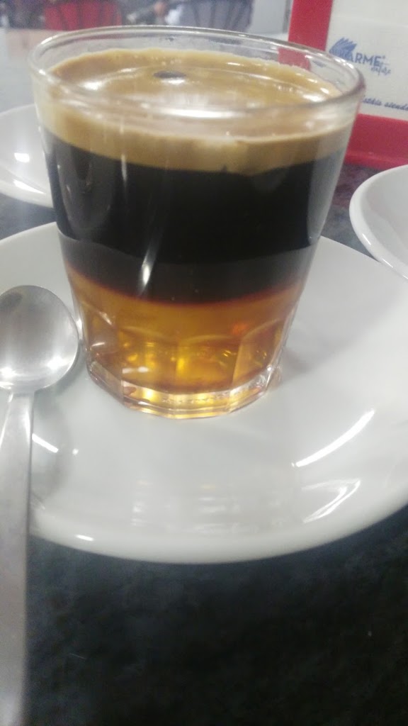 BAR A ON VAS TAN APRESA — Comida y bebida