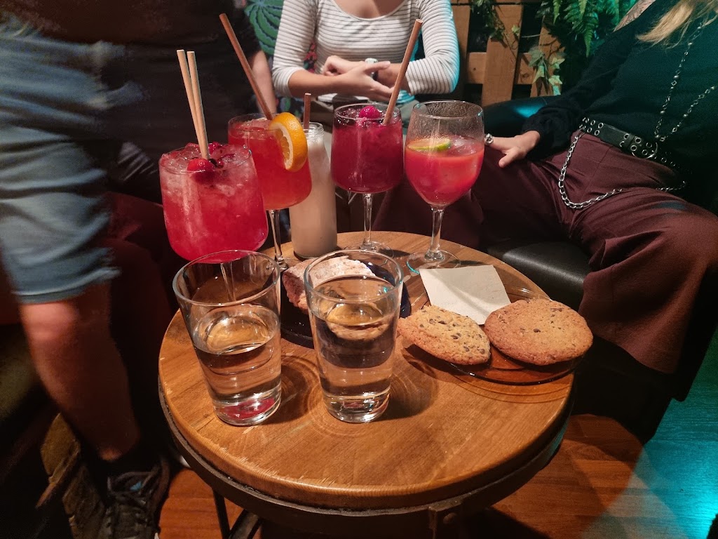 Bar "Stromboli" — Comida y bebida