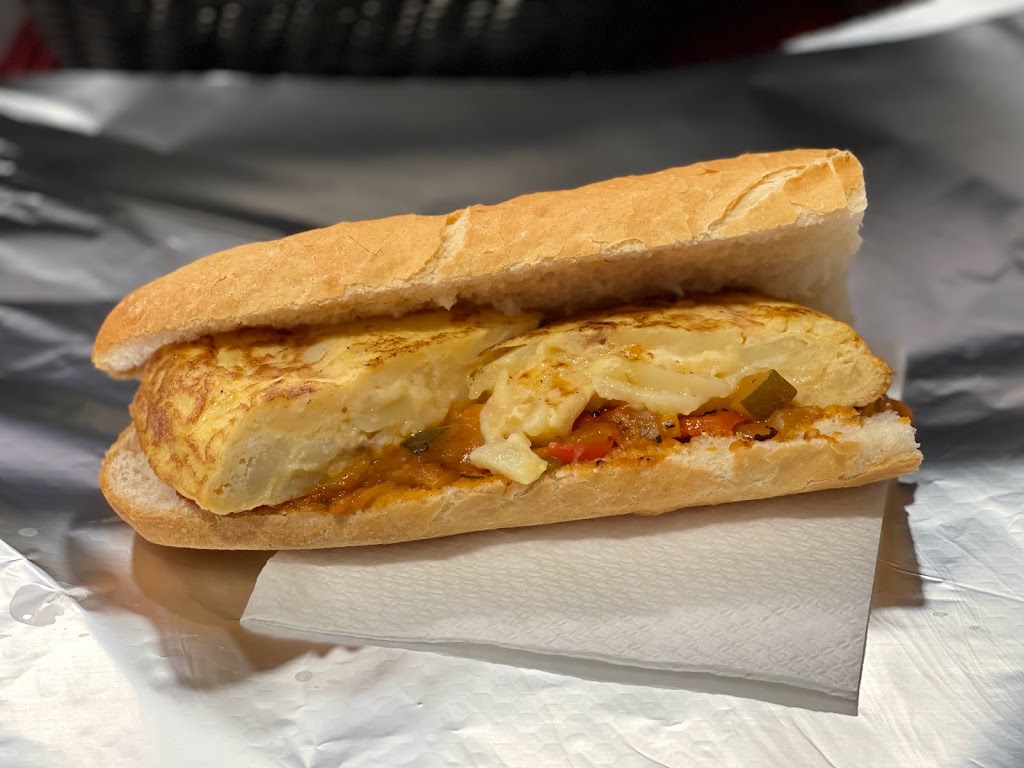 Restaurante El Mos Estacion — Comida y bebida