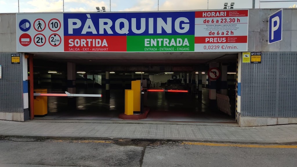Lavautos Parking Antoni Mateu — Exterior